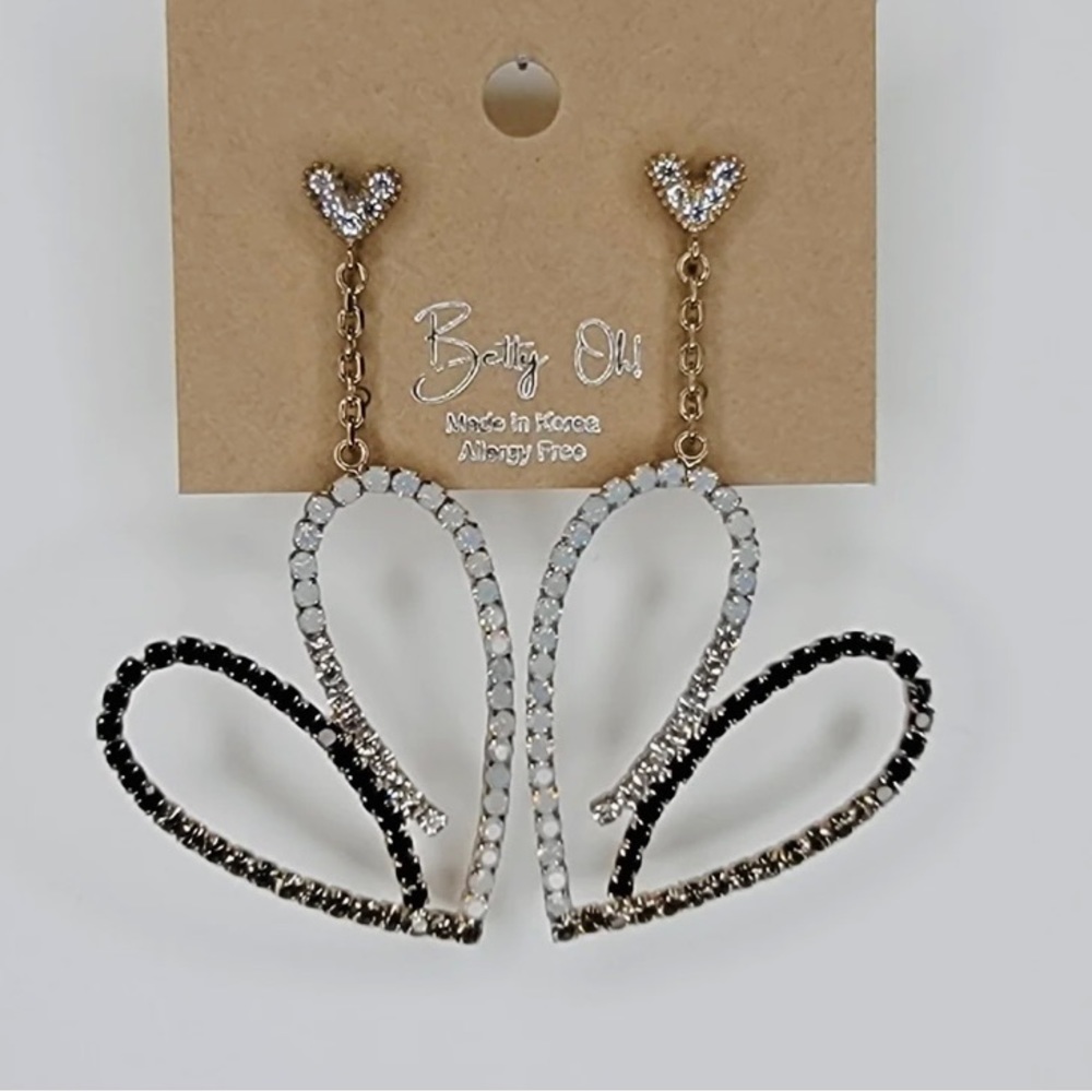 Heart Shape Dangle Earrings (NWT)